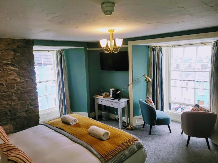 Jacobs Ladder Inn Фалмът Екстериор снимка