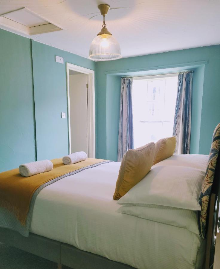 Jacobs Ladder Inn Фалмът Екстериор снимка