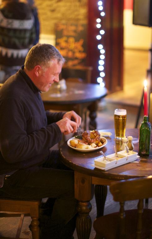 Jacobs Ladder Inn Фалмът Екстериор снимка